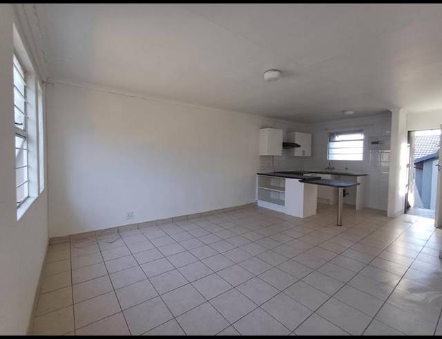 2 BEDROOM TOWNHOUSE FOR SALE IN RIDGEWAY